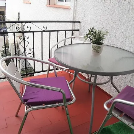 Nevada Hostel *